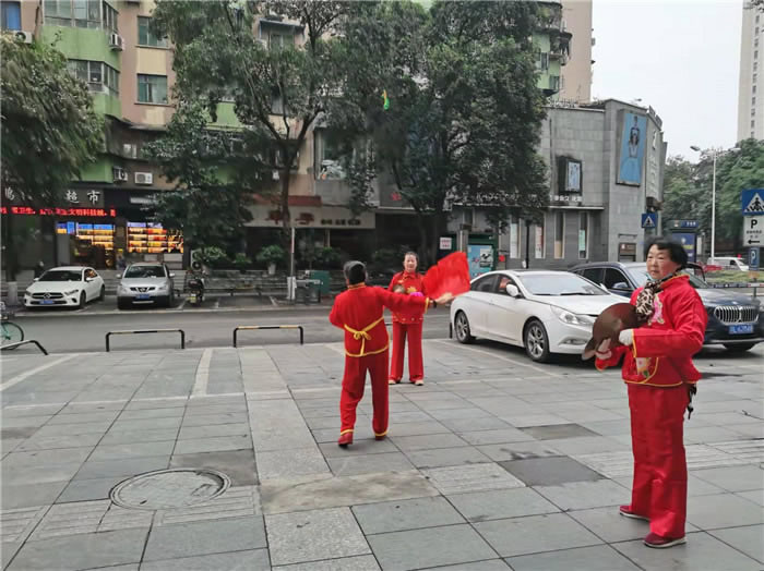 四川中青旅綿陽(yáng)分社、綿陽(yáng)市中旅假日旅行社、綿陽(yáng)自來(lái)文化傳播有限公司24H自助售貨服務(wù)盛大開業(yè)